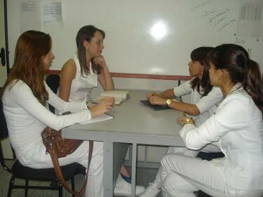 Egressas de Fisioterapia ajudam na estruturação dos estágios realizados pelos alunos do curso