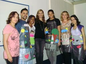 Alunos de Pedagogia desenvolvem habilidades artísticas durante oficina