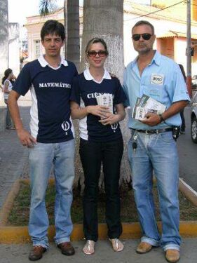 Alunos de Engenharia Ambiental promovem blitz em Cláudio