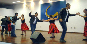Grupo de Dança da APAE se apresenta no Projeto Intervalo