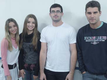 Bolsista da Fapemig assessora alunos de Enfermagem em trabalho técnico