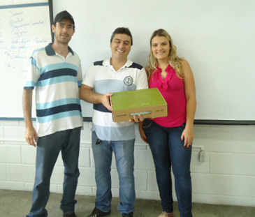 Professor do UNIFOR ganha notebook em sorteio da Comissão de Formatura