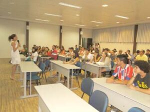 Palestra e depoimentos de egressos marcam aula inaugural de Engenharia Civil