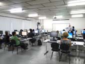 Profissionais do UNIFOR passam por treinamento para operarem as lousas digitais
