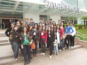 Acadêmicos de Enfermagem visitam feira hospitalar