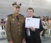 Presidente da FUOM recebe homenagem da Polícia Militar