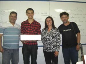 Alunos são premiados por desempenho em Geologia e Cristalografia