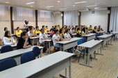 Presidente da FUOM ministra palestra para alunos do Colégio de Aplicação