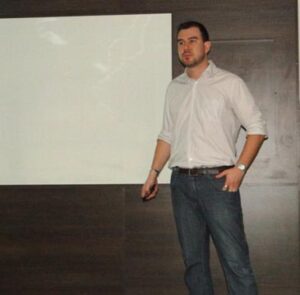 Palestra sobre exame clínico neurológico é ministrada para alunos de Medicina Veterinária