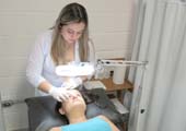 Centro de Estética atenderá gratuitamente beneficiários do Bolsa Família