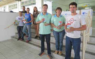 Parceria favorece a troca de livros por alimentos