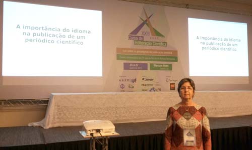 Coordenadora da Biblioteca do UNIFOR-MG participa de evento sobre publicações científicas
