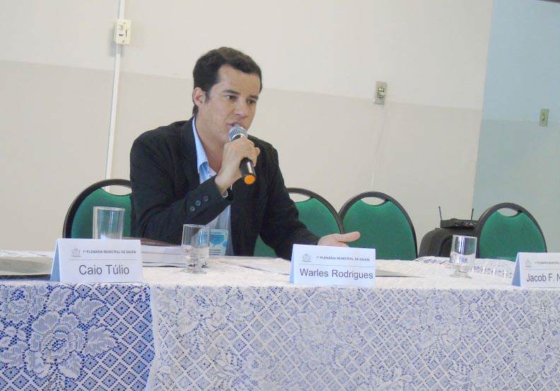 Coordenador do curso de Serviço Social ministra palestra em Nova Serrana