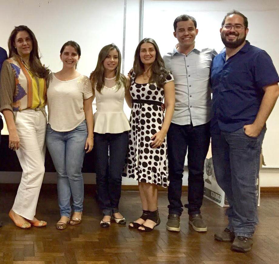 O coordenador do curso de Serviço Social, Prof. Warles Almeida (2º da direita pra esquerda) junto a alguns participantes