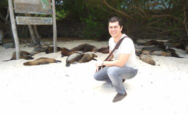 Professor do UNIFOR-MG publica texto sobre ciência e religião