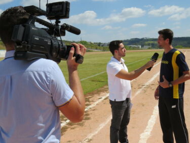 Claudio Bernardes, aluno do UNIFOR-MG e professor do Colégio de Aplicação, conduzirá tocha olímpica