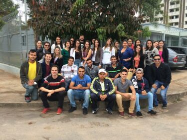 Alunos e professores do UNIFOR-MG participam de doação de sangue coletiva