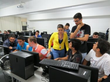 UNIFOR-MG promove Maratona de Programação