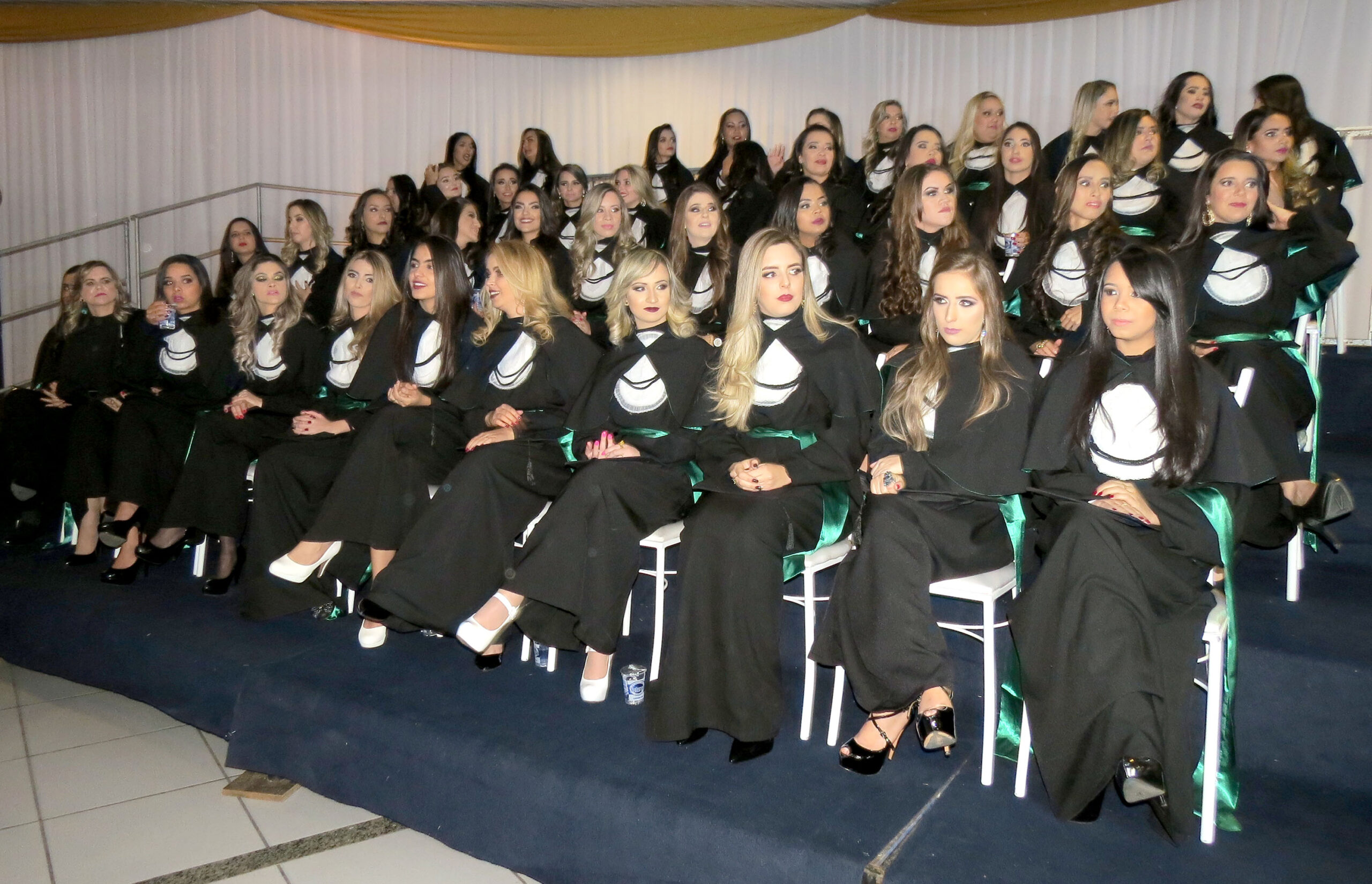 Turma de Estética UNIFOR MG realiza formaturas dos cursos de Marketing e de Estética 2