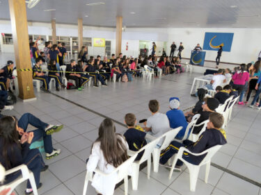 Colégio de Aplicação comemora Dia do Estudante com desfiles, brincadeiras e apresentações artísticas