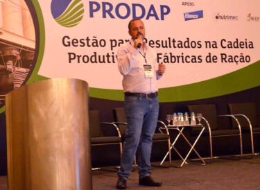 Professor do UNIFOR-MG ministra palestra em Uberlândia