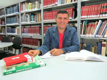 Professor do UNIFOR-MG é aprovado em Doutorado