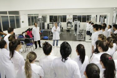 Alunos de Fisioterapia participam de Aula Inaugural