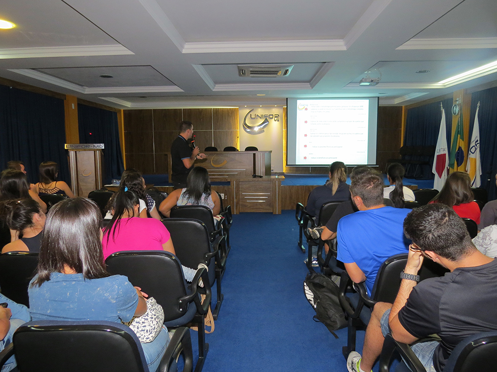 Palestra aborda os procedimentos sobre submissão de projetos para análise ética