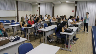 Curso de Ciências Biológicas realiza a palestra “História Ecológica da Terra”