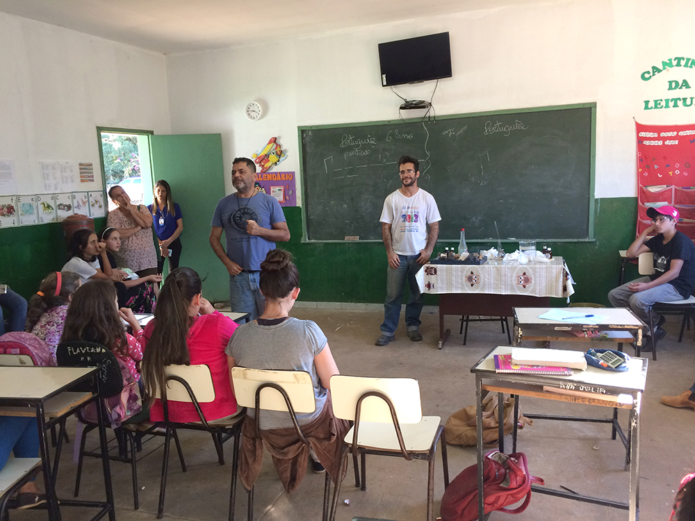 Equipe de pesquisadores realiza palestras em escola na Canastra 1
