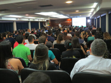Representante da Start-up “Net Resíduos” ministra palestra a alunos de Arquitetura e Engenharias