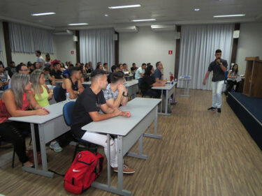 PROFESSORES DO UNIFOR-MG PARTICIPAM DE SEMINÁRIO SOBRE FEMINICÍDIO