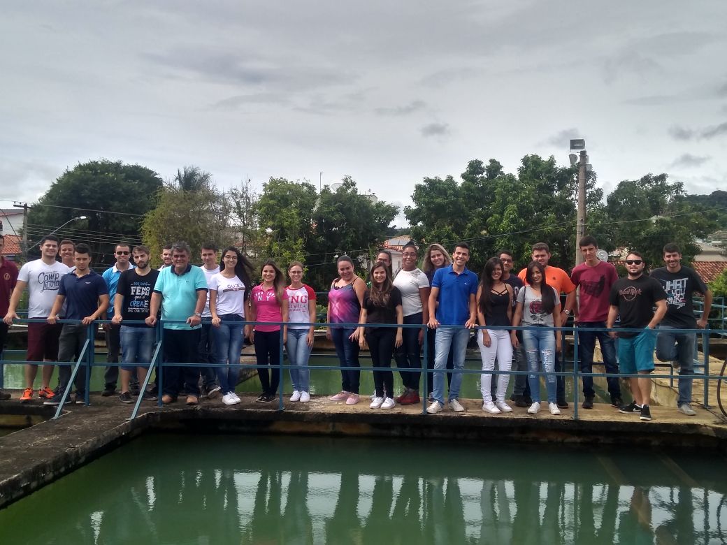 Alunos de Engenharia Civil participam de visitas técnicas