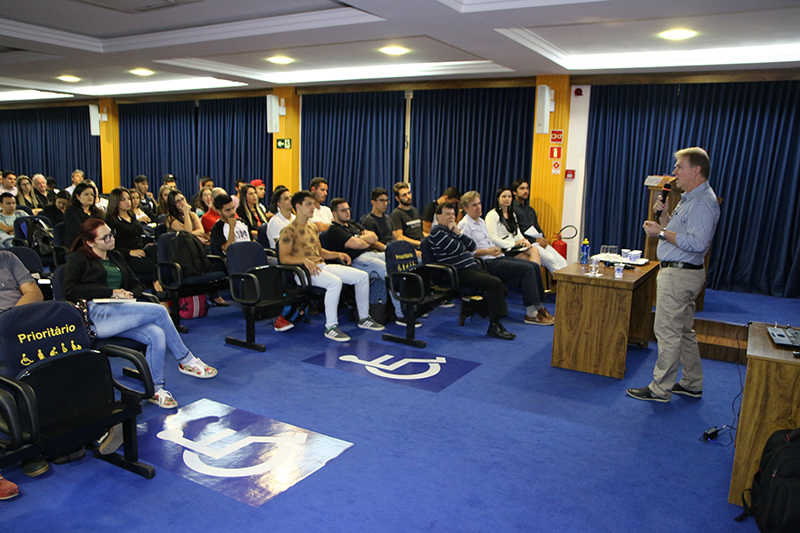CENTRO UNIVERSITÁRIO DE FORMIGA REALIZA IV SEMAD