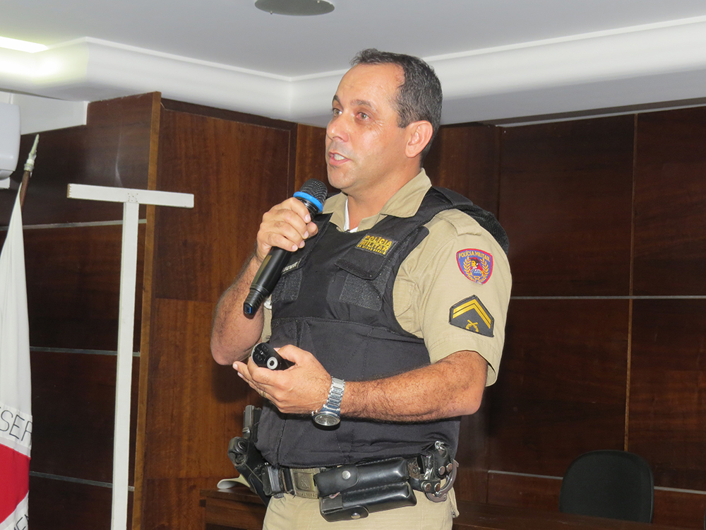 ALUNOS DO UNIFOR-MG PARTICIPAM DE PALESTRA DO MOVIMENTO “MAIO AMARELO”