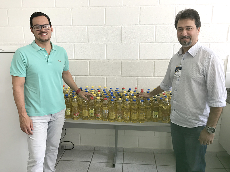 CURSO DE FISIOTERAPIA DOA 127 LITROS DE ÓLEO DE SOJA PARA O “NÚCLEO ESPÍRITA IRMÃO JOSÉ”