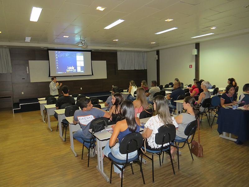 AULA MAGNA DE NOVAS TURMAS DA PÓS-GRADUAÇÃO É REALIZADA NO UNIFOR-MG