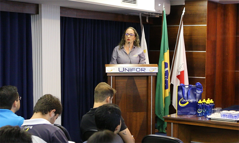 A coordenadora dos cursos de Engenharia Agronômica e Engenharia Ambiental e Sanitária, Profa. Dra. Fernanda Maria Rodrigues Castro