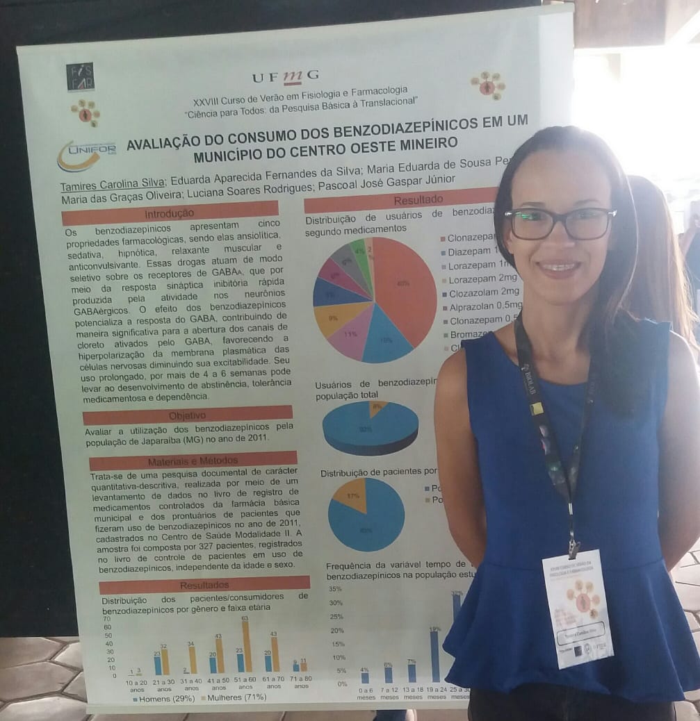 ALUNA DE ENFERMAGEM PARTICIPA DE CURSO DE VERÃO NA UFMG