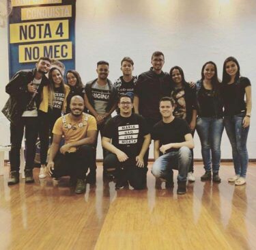 PARTICIPE DO GRUPO DE ORAÇÃO UNIVERSITÁRIO