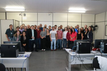 PROFESSORES PARTICIPAM DE CURSO SOBRE INOVAÇÕES NAS PRÁTICAS PEDAGÓGICAS