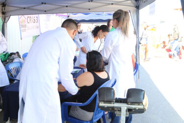 BAIRRO SOUZA E SILVA RECEBE OFICINA DE LAZER E SAÚDE