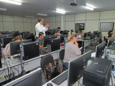 PROFESSORES PARTICIPAM DE CAPACITAÇÃO SOBRE O APLICATIVO GRADEPEN