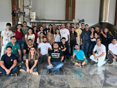 ALUNOS DO UNIFOR-MG VISITAM GRUPO PETRÓPOLIS