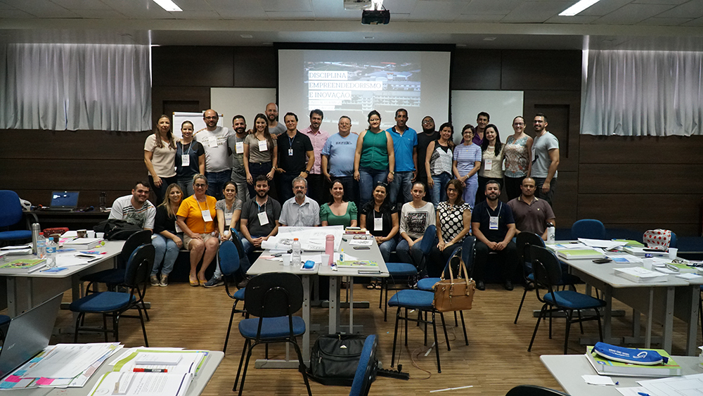 COORDENADORES E PROFESSORES DO CENTRO UNIVERSITÁRIO DE FORMIGA PARTICIPAM DE CAPACITAÇÃO