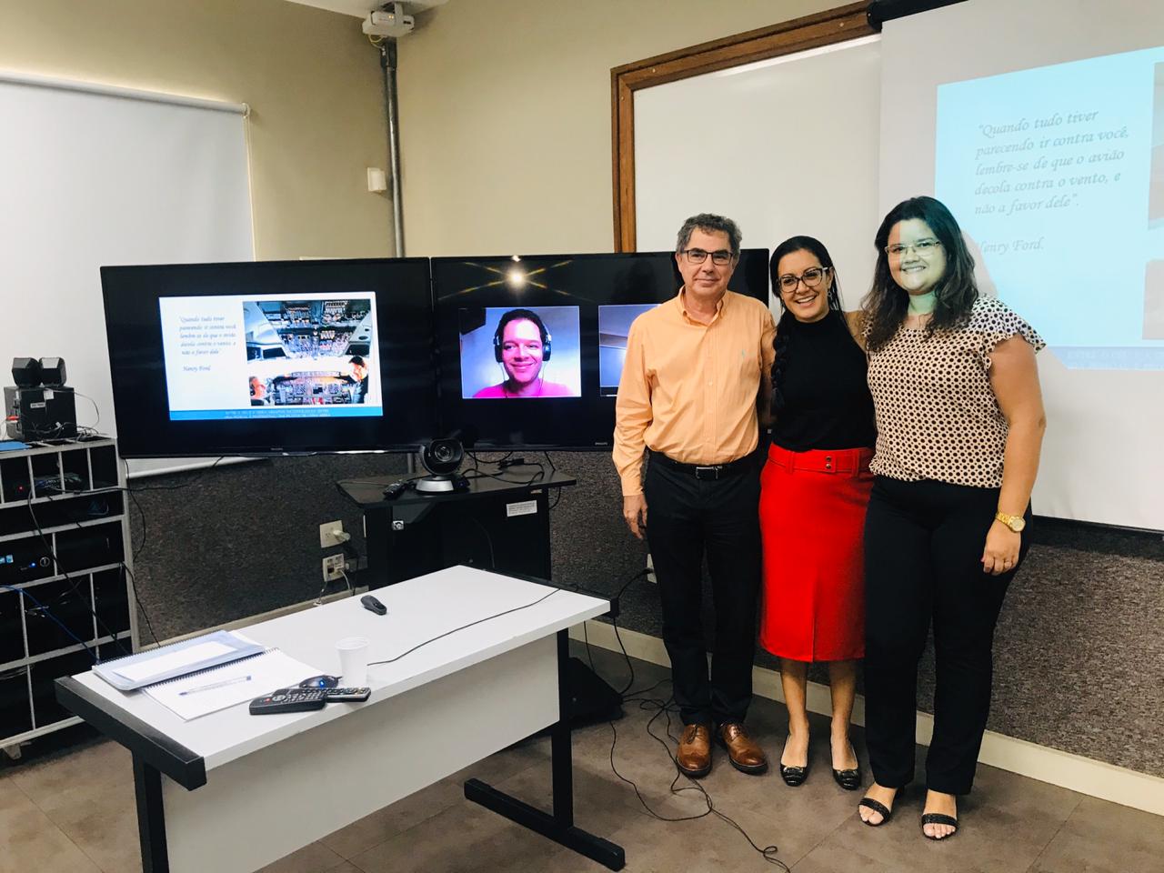 PROFESSORA DO UNIFOR-MG CONCLUI MESTRADO EM ADMINISTRAÇÃO