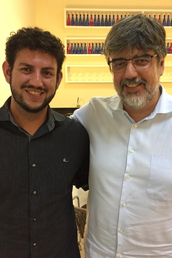 Da esquerda para a direita: Reginaldo Cruz Alves Rosa e seu orientador, Prof. Dr. Victor Ferraz