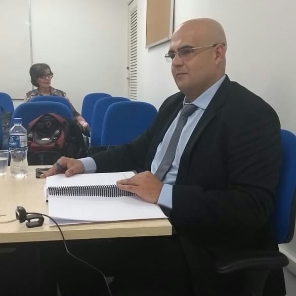 A apresentação será feita pelo Prof. Diogo Bacha e Silva, discente de pós-doutorado na UFMG