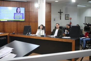 PRESIDENTE DA FUOM, PROFESSORES E ALUNOS PARTICIPAM DA AUDIÊNCIA PÚBLICA DA LDO