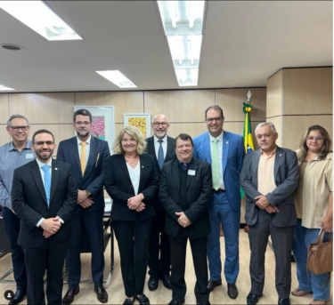 REITOR PARTICIPA DE ATIVIDADE DA AFEESMIG EM BRASÍLIA